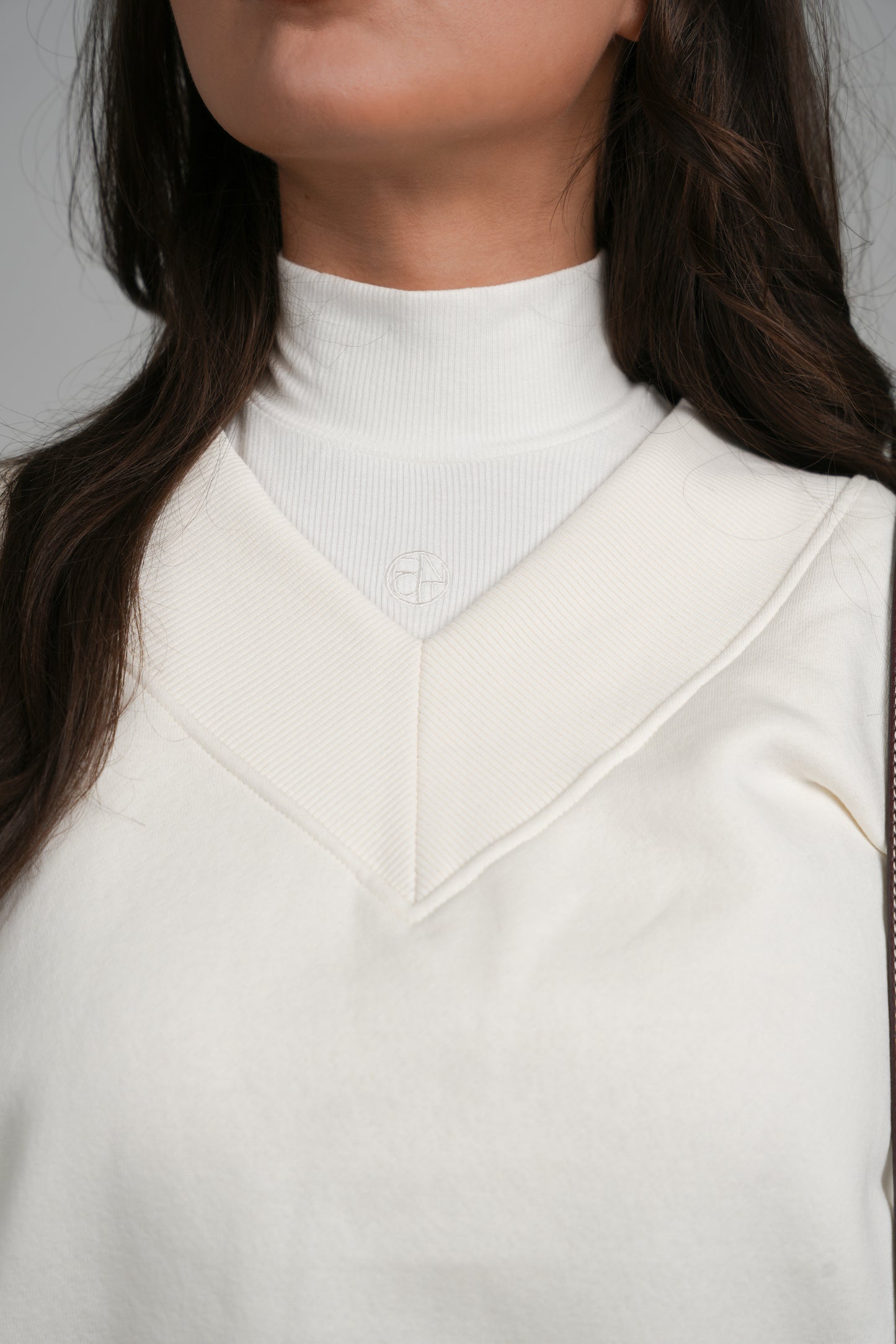 Point V-neck Sweatshirt