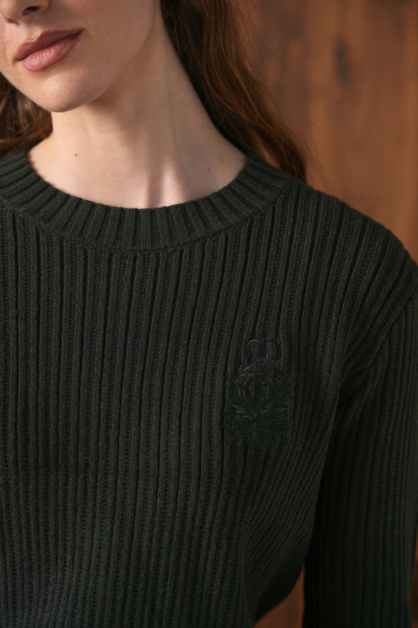point cable crest sweater