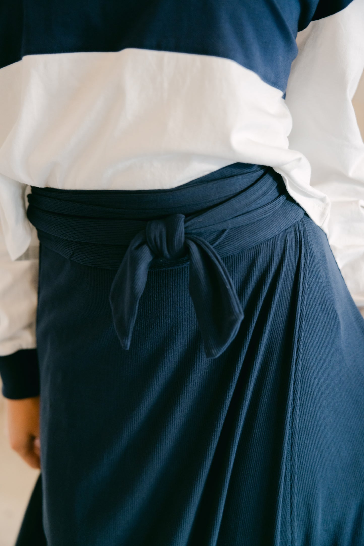 point aline tie skirt