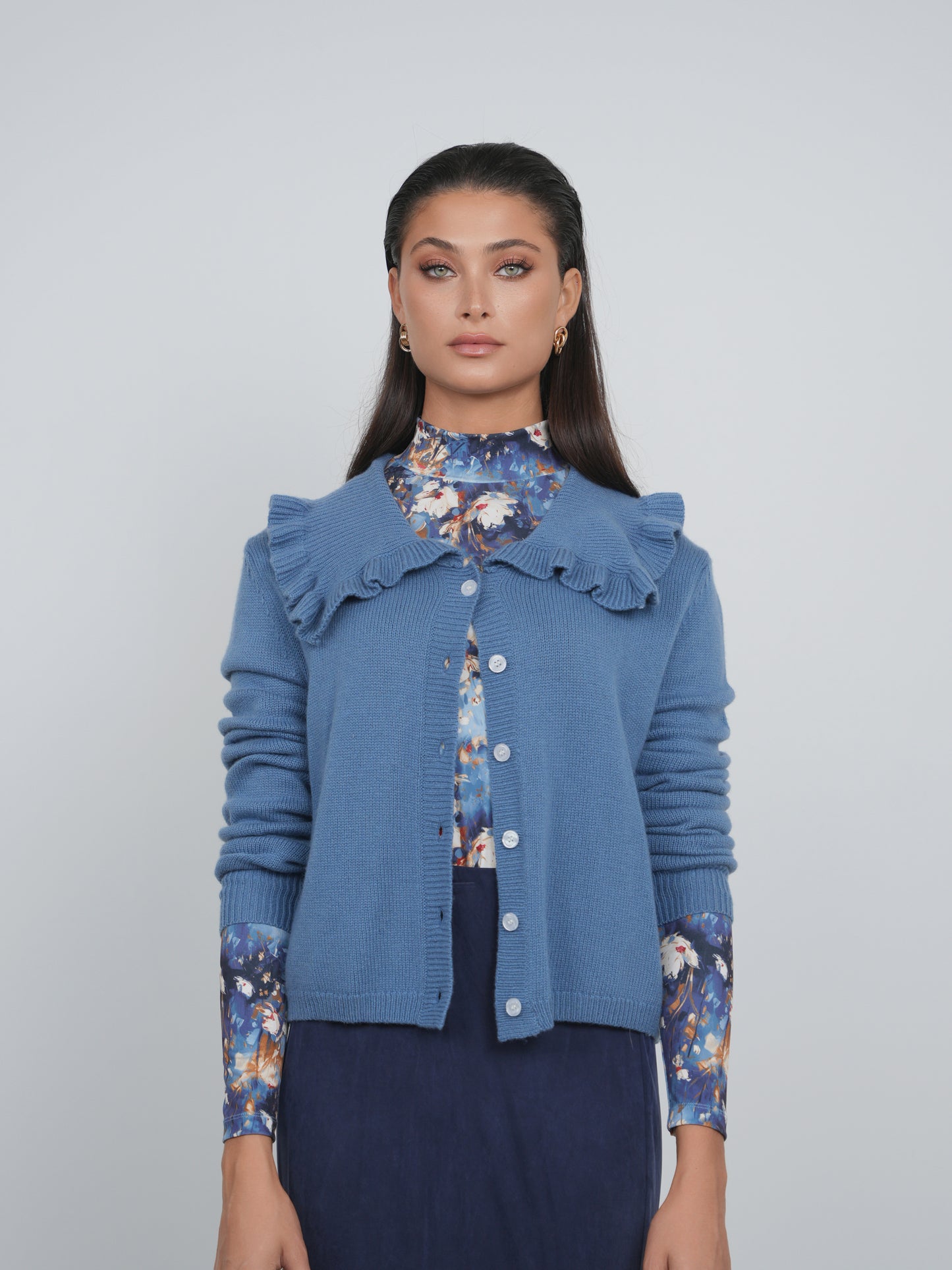 Point Fine Knit Ruffle Cardi