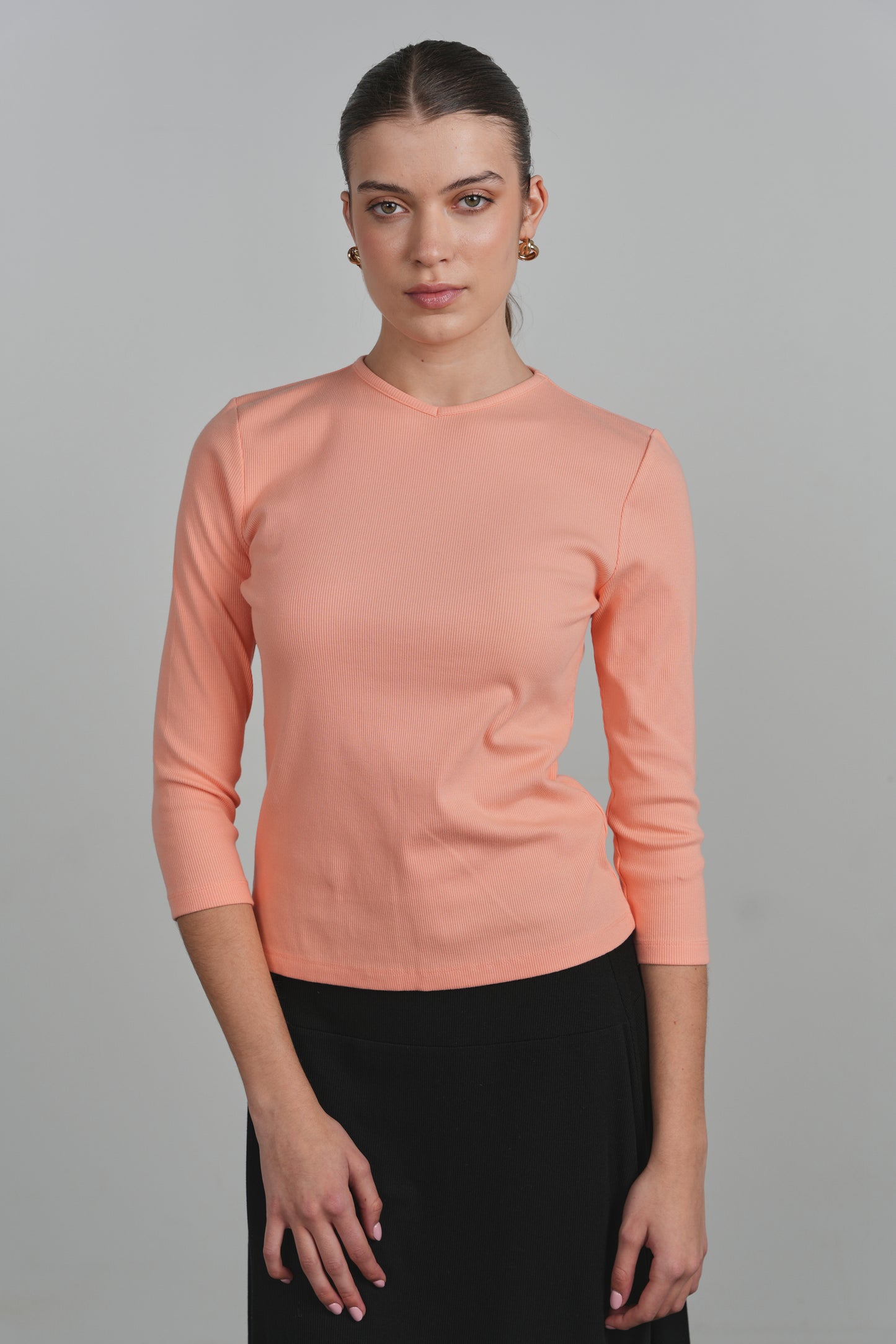 POINT 3/4 SLEEVE V NECK TEE