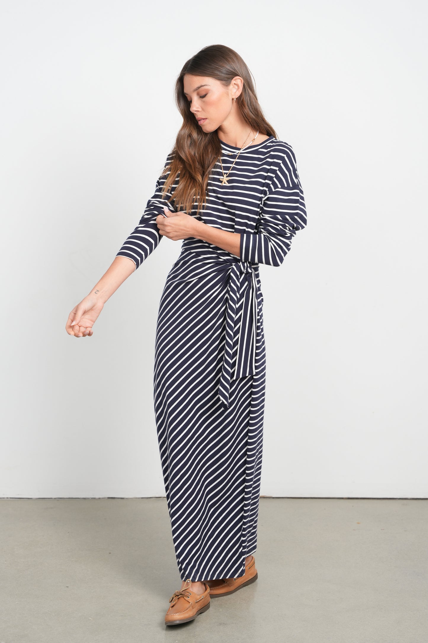 POINT SIDE TIE DRESS