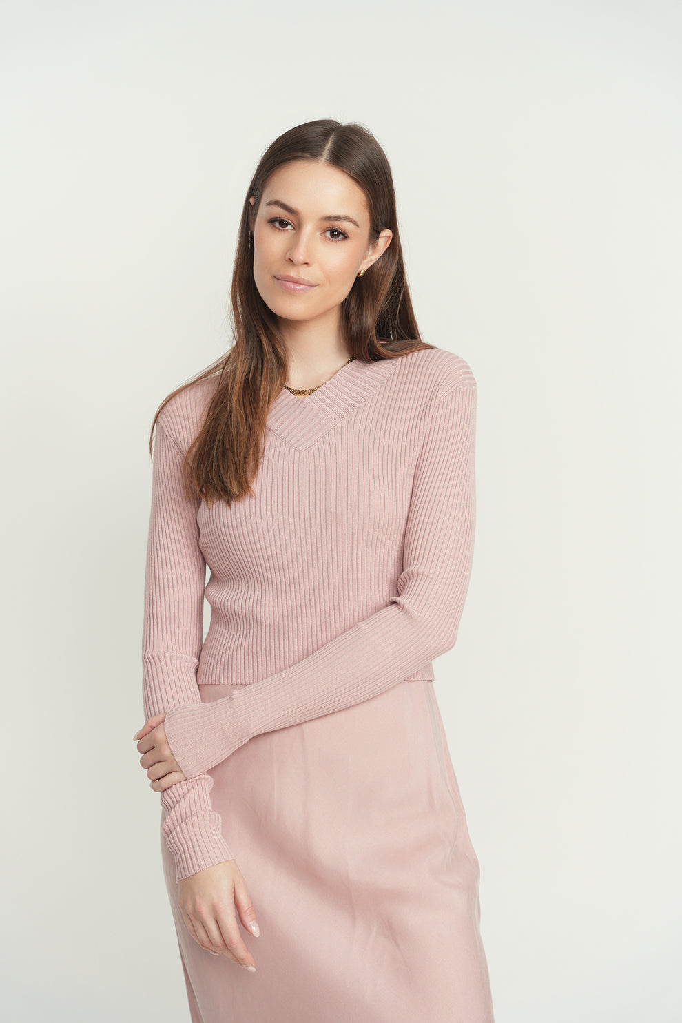 Point V-Neck Cropped Sweater Point V-Neck Cropped Sweater