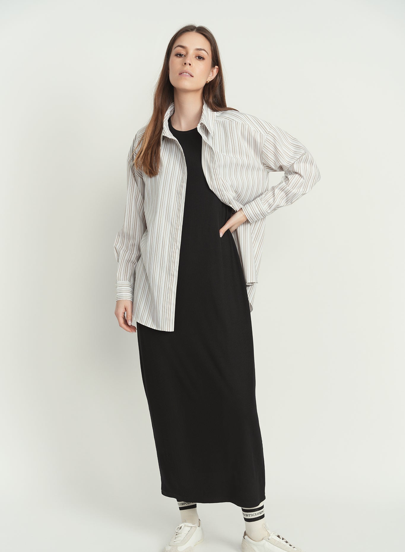 point sleeveless crewneck straight dress